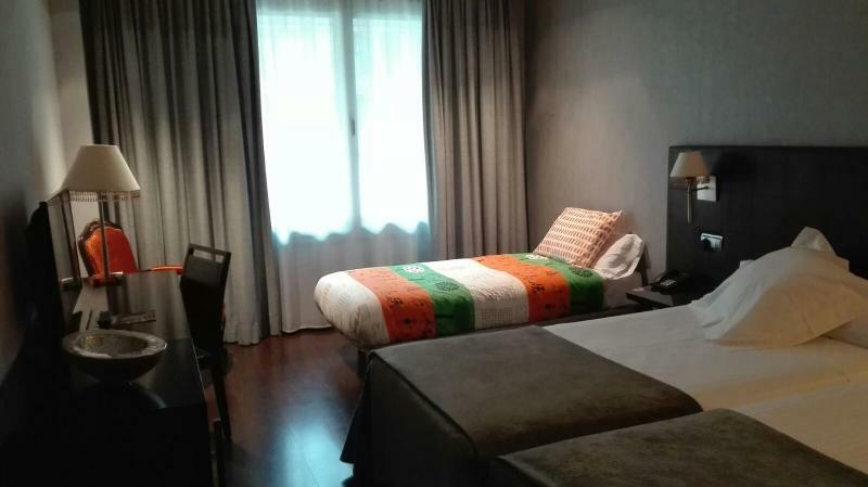 Iberik Santo Domingo Plaza Hotel Овьедо Экстерьер фото